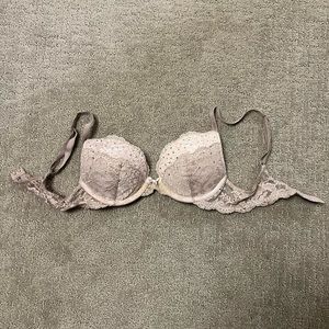 Victorias Secret Dream Angels Push Up Bra Lace Gemstones Nude Pink 32B.